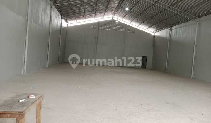 Dijual Gudang Kayu Besar Akses Container 40 Feet
