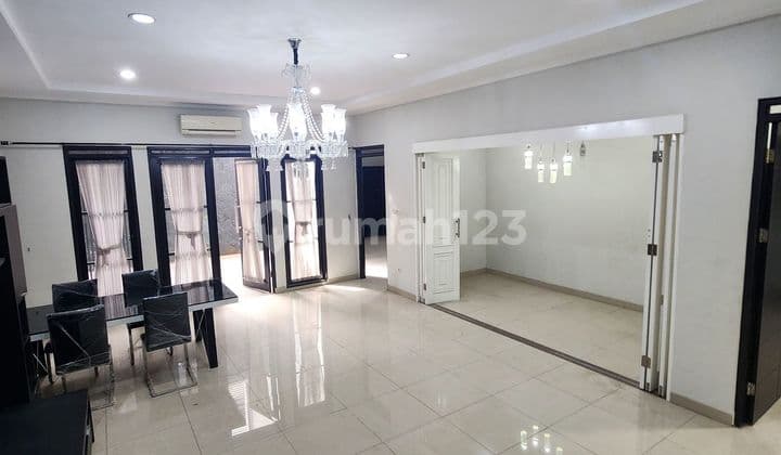 Modern Minimalist House for Rent, 2 bedrooms, very nice, Batununggal