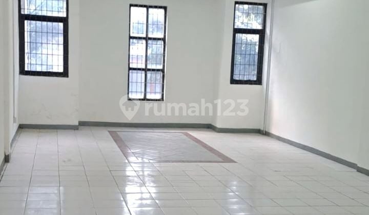 DISEWAKAN RUANG USAHA / RUKO ....SANGAT TERAWAT dan BERSIH BKR