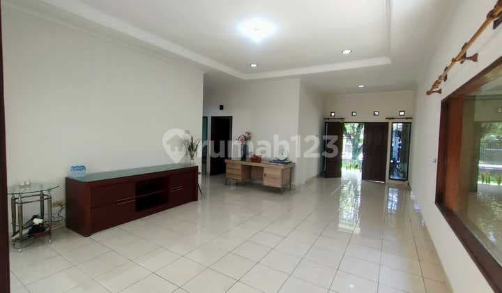 Disewakan Rumah Semi Furnished Sangat Terawat Sudah Renovasi Cluster Favorit Batununggal