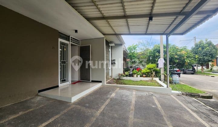 For Rent. 3 Bedroom House with 2 Car Carport. Good Minimalist Cluster Favorite for Indonesian Migrant Workers