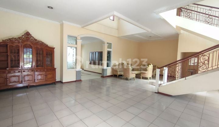For Rent: 2-Story Residential House / Commercial Space in Batununggal