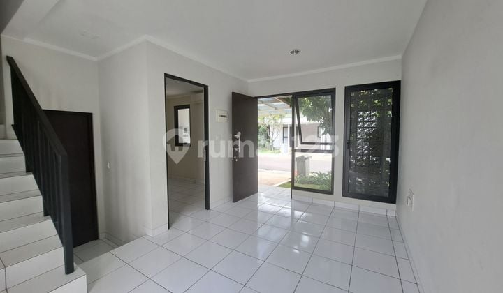 Disewakan Rumah 2 Lt Dayana ...taman Belakang Luas Hadap Barat Sumarecon