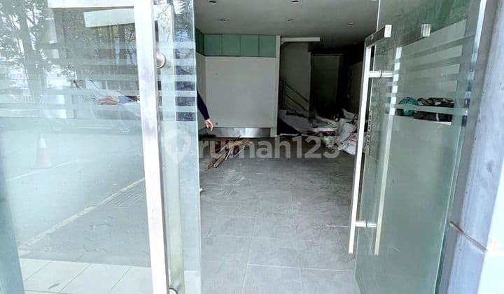 Dijual Ruko 3,5 Lantai, Terawat, Minim Renov, Area Perkantoran Abdurahman Saleh City Square