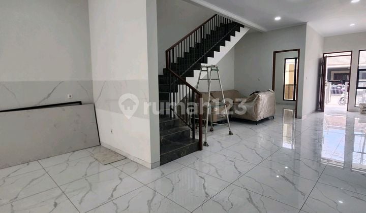 Rumah Baru 2 Lt. Minimalis Modern Lokasi Strategis Mekarwangi