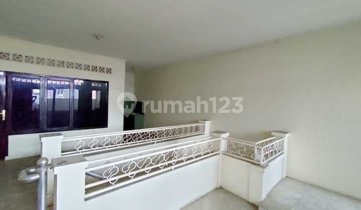 For Rent 1.5-Story Shop House..suitable for Warehouse / Office East Bandung