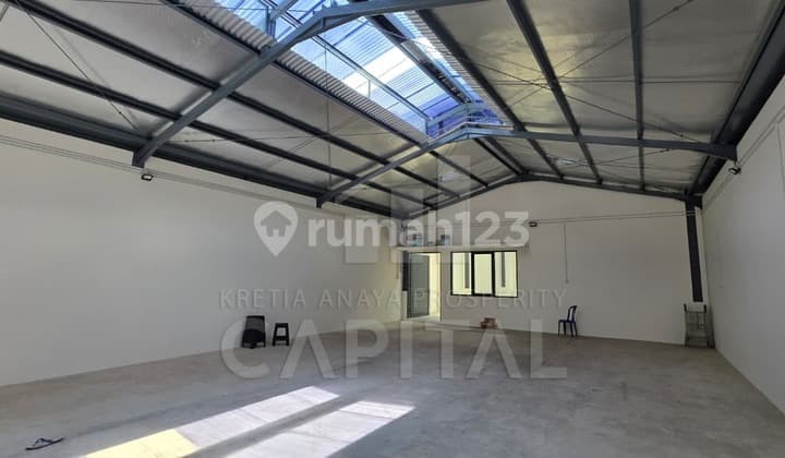 Gudang Baru Cakep Ada Kantor Sangat Siap Huni di Kopo Katapang