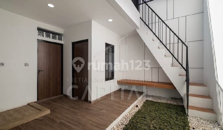 Rumah Cantik 100% Baru Modern Tropis 2 Lantai di Antapani Bandung