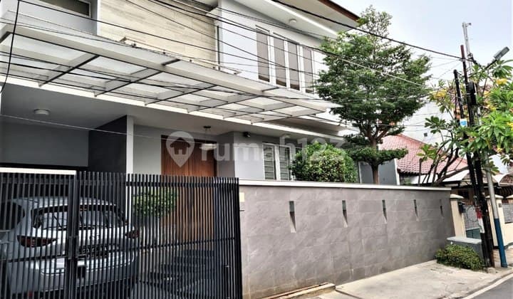 Minimalist House Cempaka Putih Tengah Interior Design 2 Floors