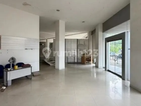 Eks Showroom Gunung Sahari 3 Lantai