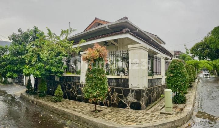 Hook House Cinere Depok Access to 3 Toll Roads Andara, Limo, Krukut