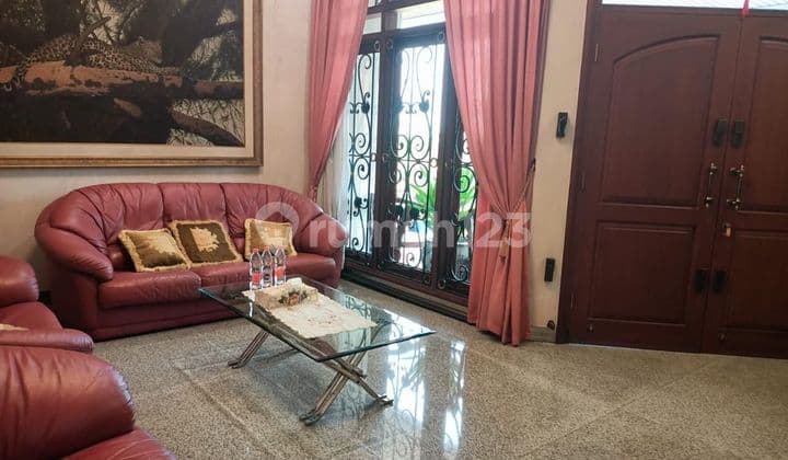 Dijual rumah tengah kota dg kolam renang di Gajah Mungkur Semarang