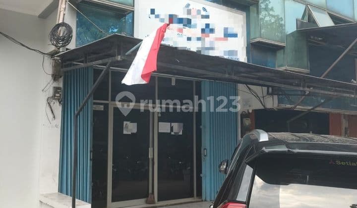 Ruko 3 lantai murah di jalan utama perumahan dan dekar ke jalan raya