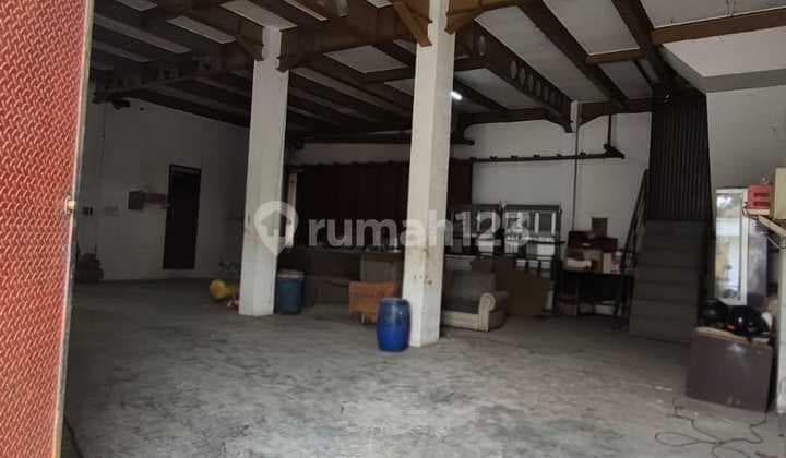 Gudang Work Shop Lokasi di Mainroad Soekarno Hatta