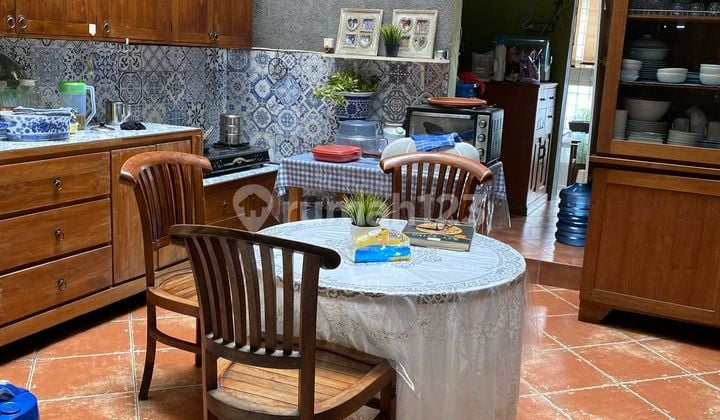 Rumah Nyaman Modern 2 Lantai di Mekar Wangi