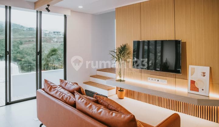 Vila 2 Lantai Nyaman Asri Sejuk di Villa Dago