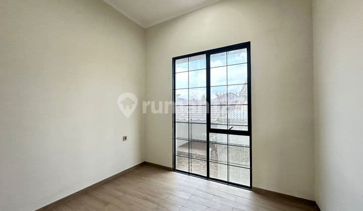 Rumah Bangunan Baru Minimalis Modern di Kopo Permai