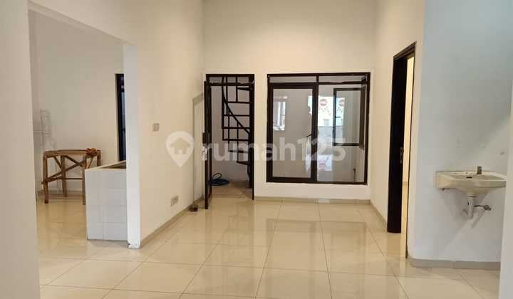 Rumah Nyaman dan Strategis di Sayap Pasteur