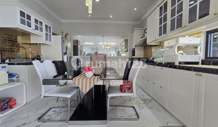 Ruma Lux Modern American Style di Sayap Gegerkalong