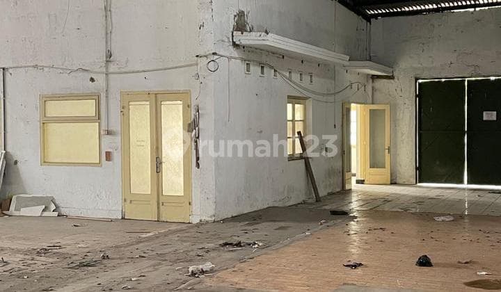 Gudang Luas Akses Kontainer di Jatayu Lokasi Strategis