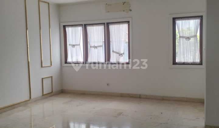 Ruko 3 Lantai Lokasi Ramai Strategis di Mekar Wangi