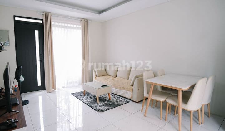 New Minimalist House in Parahyangan New City