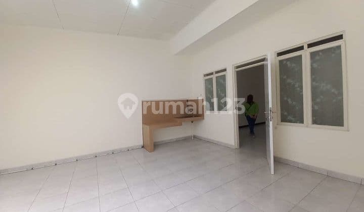 Rumah Minimalis Nyaman di Taman Kopo Indah 3