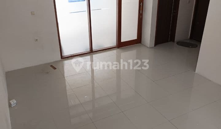 Rumah Inimalis 2 Lantai di Komplek Kota Bali Residence