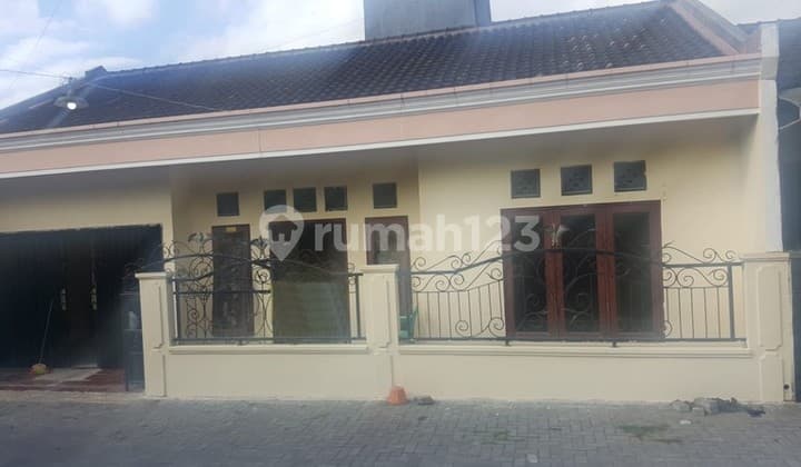 Rumah Kawasan Ramai Dalam Perumahan Purwomartani Sleman