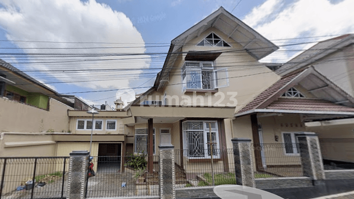 Dijual Rumah 4 Lantai Lokasi Strategis di Daerah Jombor Lor , Sinduadi - Sleman