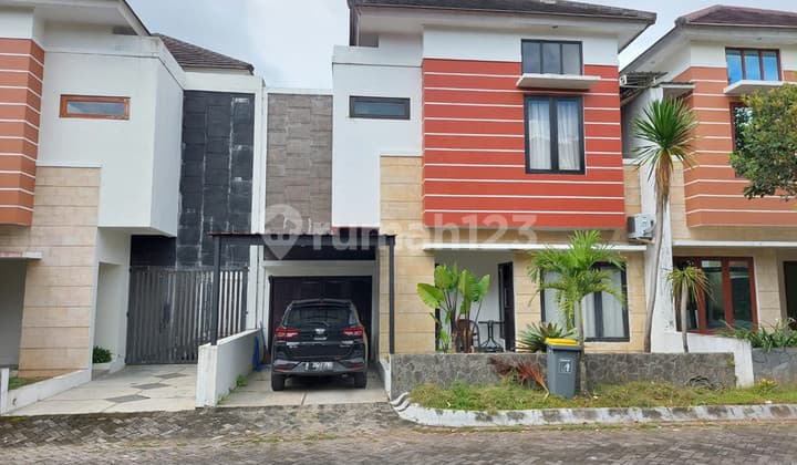 Hunian Exclusive Desain Modern Minimalis, Dalam Perum Royal Maguwo.