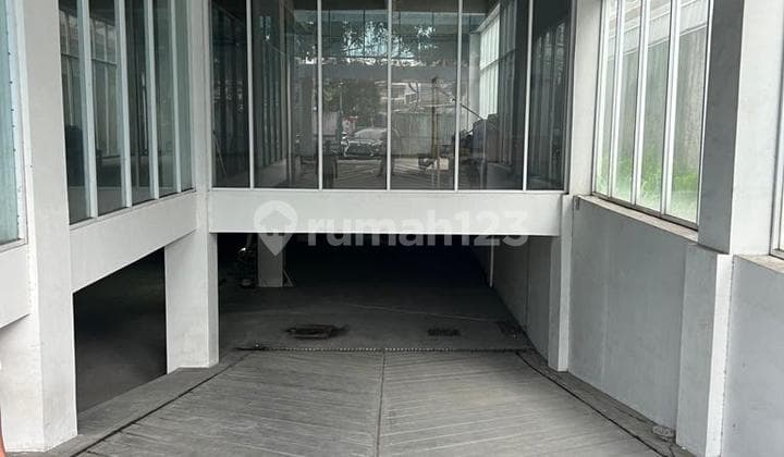 Wahid Hasyim Menteng Office Building Strategic Location