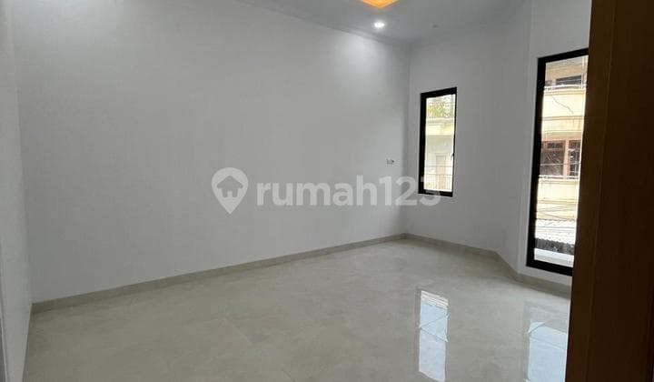Rumah Baru 2½ Lantai Muara Karang Uk 8X15 SHM