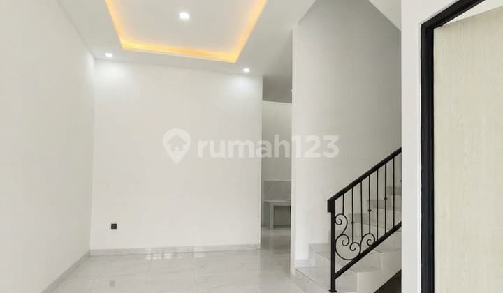 Rumah Baru Muara Karang Blok 5 Uk 6X15 SHM 3 Lantai