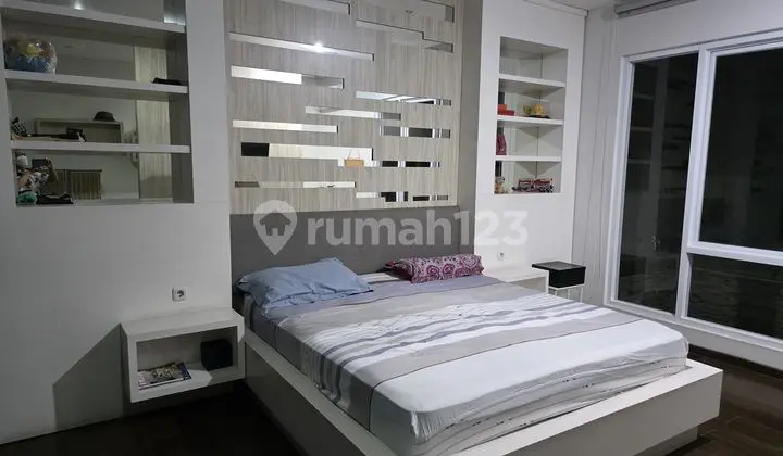Rumah di Pluit Uk 10X23 Bagus SHM 4 Lantai