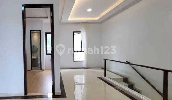 Dijual Rumah Cantik 2 Lt Banyumanik Semarang 9775