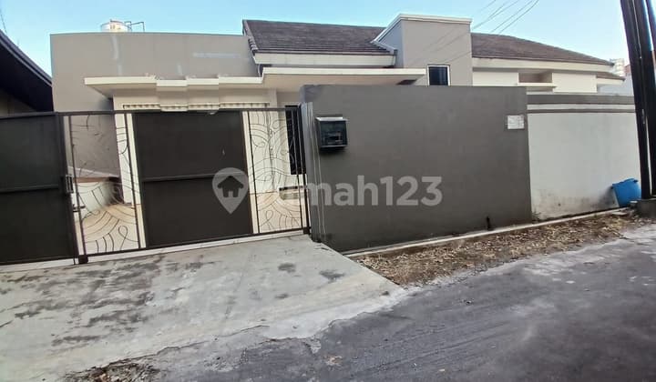 Disewakan rumah cantik 1 lantai Banyumanik semarang 10755