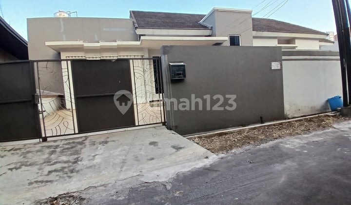 Disewakan rumah cantik 1 lantai Banyumanik semarang 10755