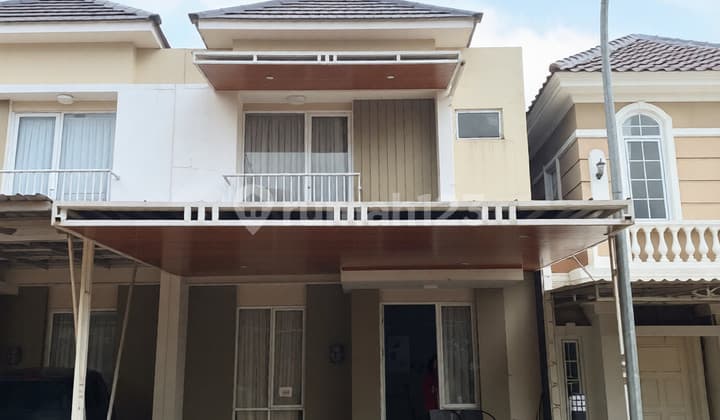 Disewakan Rumah Cantik 2 Lantai Furnished Paramount Village - 11155 Cel
