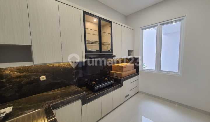 Rumah Cantik 2 Lantai Candi Golf 7316