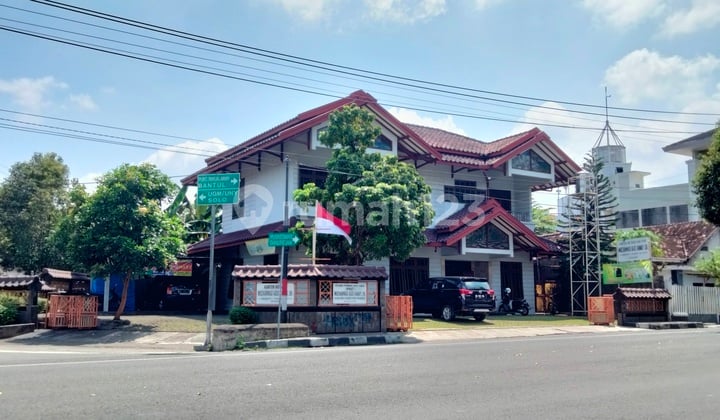 Rumah Kantor Kotabaru Yogyakarta 2 Lantai 2 Muka Luas 471 M² SHM