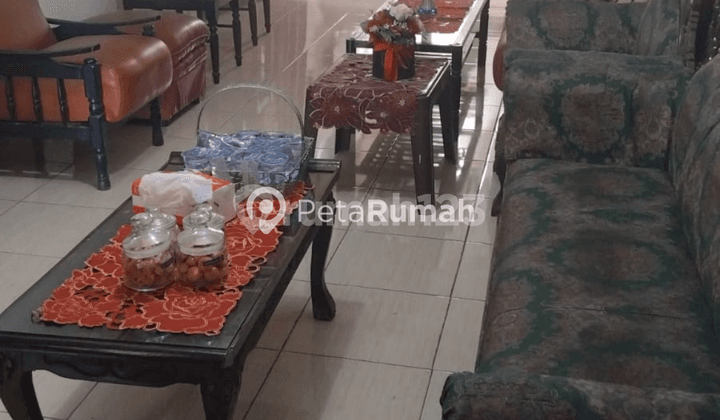 For Sale House on Helvetia Raya Street