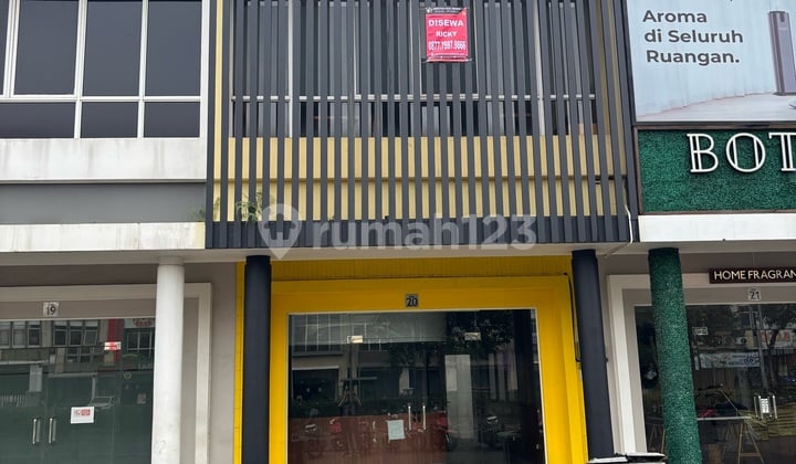 Siap Huni, Ruko, 2 Lantai, Bebas Banjir,Hadap Jalan Raya