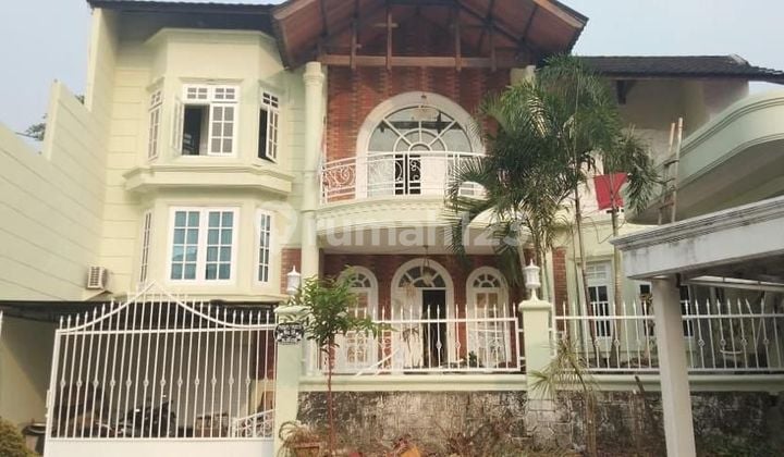 Ciledug 2-story house with certificate, 2-car road on Rose Street.