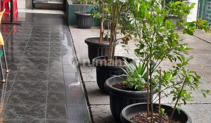 Rumah tomang di Jalan wijaya kusuma 1.5 lantai SHM jalan 3 mobil