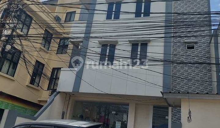 Rumah kost di Jalan tawakal raya 4 Lantai SHM 50 kamar
