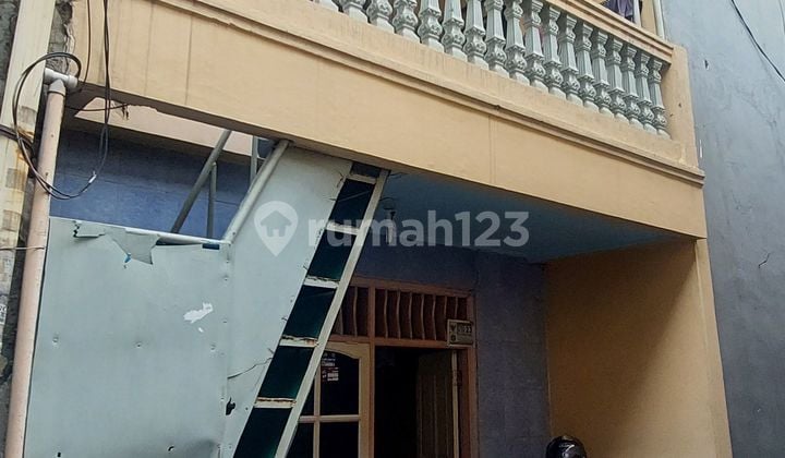 Tomang House on Jalan Tanjung Gedong, 2.5 Floors, Freehold Title