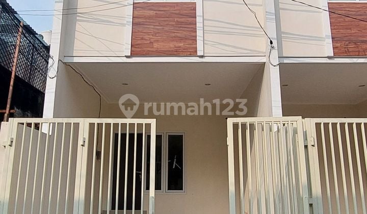 Tanjung Duren 3-Story House with SHM, 2-Car Road Access
