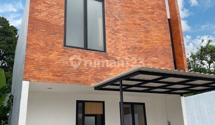 Rumah di Cisauk 2 Lantai SHM cluster jalan 2 mobil