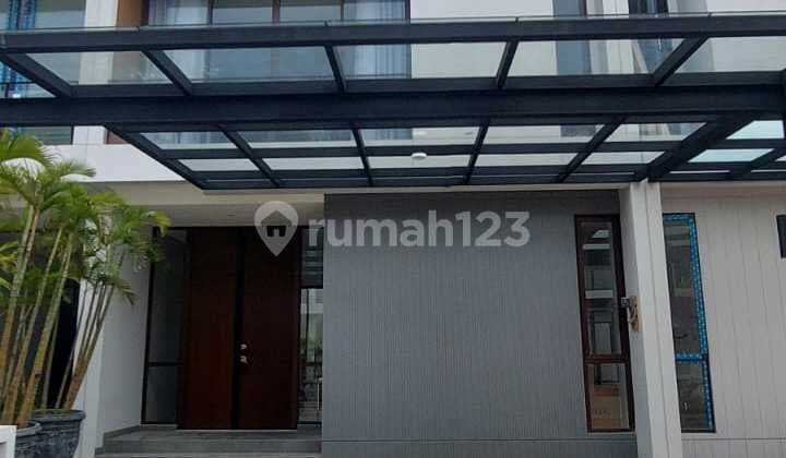 Pearl Beach Seaside House 3,025 Floors SHM 2 Car Road